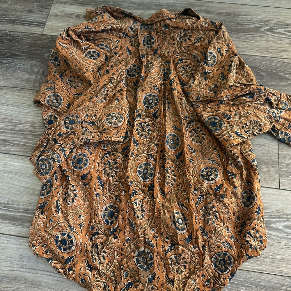 Vintage Button Up! - Picture 4 of 4